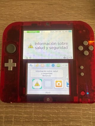 Nintendo 2DS Edición Limitada Pokémon Omega Ruby