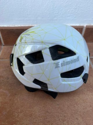 Equipo de escalada: casco, arnés, pies de gato