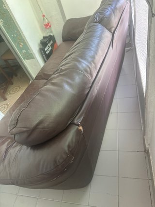 Sofá de 2 plazas de piel marrón