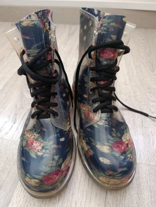 Botas de agua estilo Dr.Martens estampadas