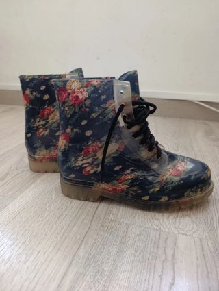 Botas de agua estilo Dr.Martens estampadas