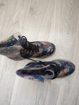Botas de agua estilo Dr.Martens estampadas