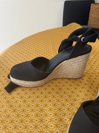 Sandalias esparto negras atadas
