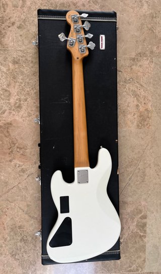 Squier Deluxe Jazz Bass 5 Cuerdas V Active
