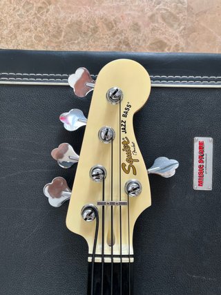 Squier Deluxe Jazz Bass 5 Cuerdas V Active