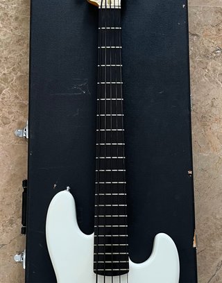 Squier Deluxe Jazz Bass 5 Cuerdas V Active
