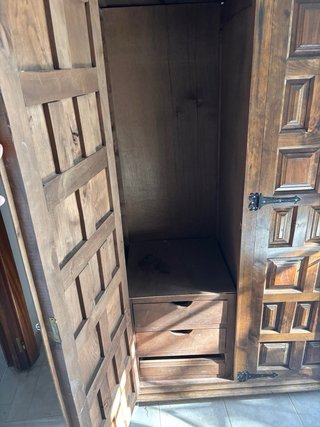 Armario de madera vintage. Se entrega desmontado