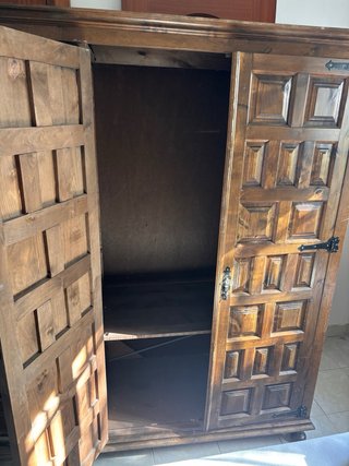 Armario de madera vintage. Se entrega desmontado