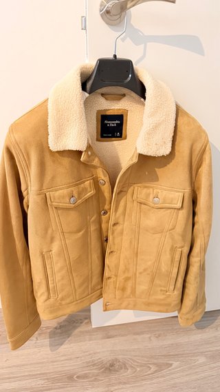 Cazadora Abercrombie & Fitch ante forro borreguito