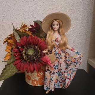 Muñeca barbie curvy MTM