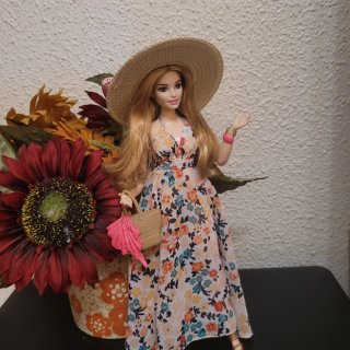 Muñeca barbie curvy MTM