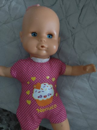 Muñeca Nenuco con traje rosa y conjunto