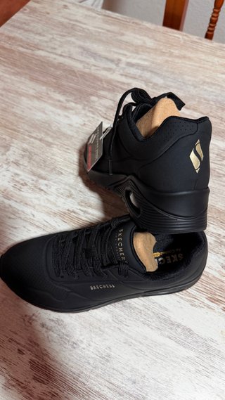 Zapatillas Skechers Negras Nuevas