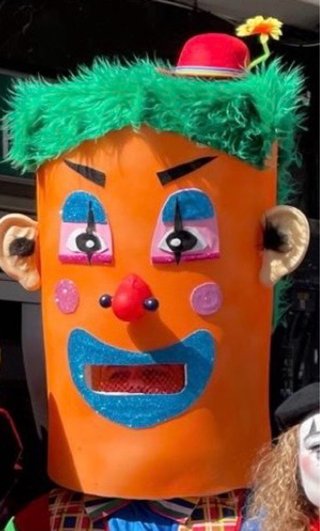 Cabezudo Payaso Carnaval Desfile