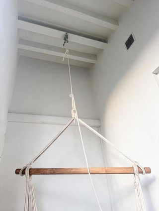 Silla colgante beige