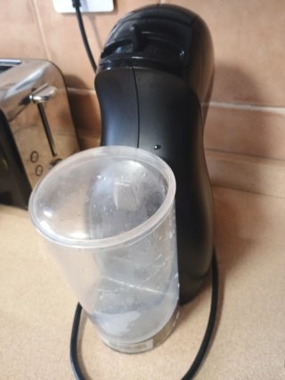 Cafetera Dolce Gusto Piccolo Negra.