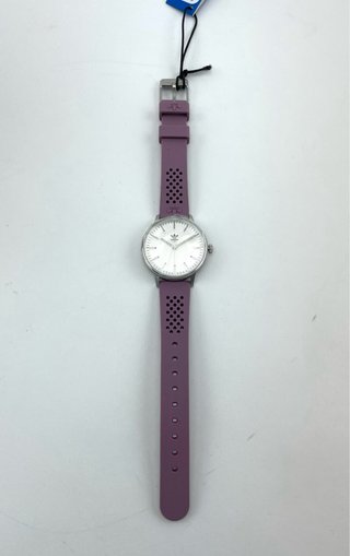 Reloj de pulsera esfera plateada y correa rosa