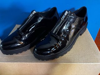 Sapatos Zara Verniz Preto com Fecho