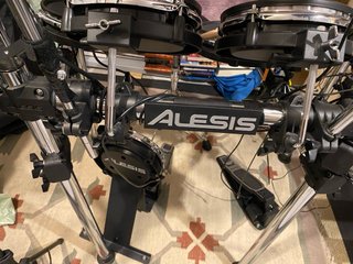 Batería Electrónica Alesis Surge Mesh Kit