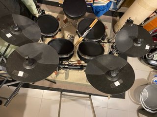 Batería Electrónica Alesis Surge Mesh Kit