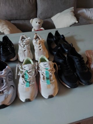 Lote Zapatillas Deportivas Rojas y Blancas