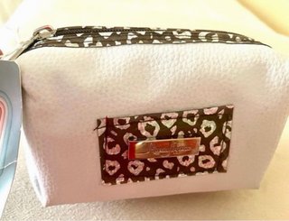 Lote de bolsos,neceseres y bruma fijadora