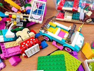 Cajón Lego Friends + 3kg Piezas Sueltas, 40x22x15