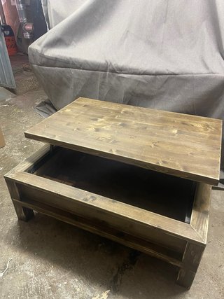 Mesa de centro elevable de madera nogal envejecido