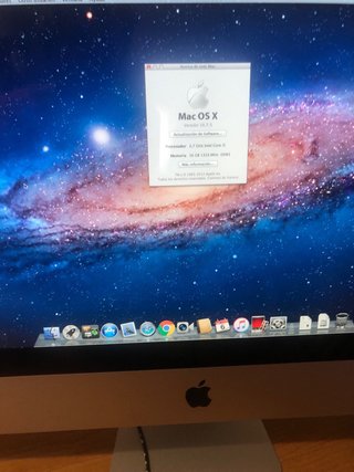 iMac con Teclado y Ratón Apple