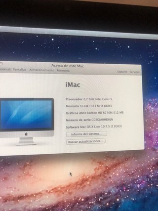 iMac con Teclado y Ratón Apple