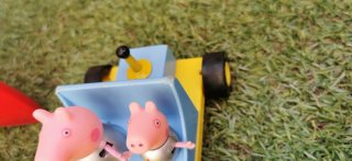 Cohete Peppa Pig con figuras
