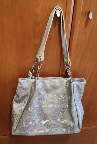 Bolso Qiyllur plateado y blanco