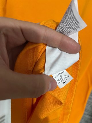 Camiseta Nike ACG Talla S Naranja