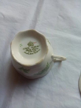 Taza y Platillo Royal Albert Cardo