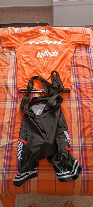 Conjunto Ciclismo Verano Trek Segafredo