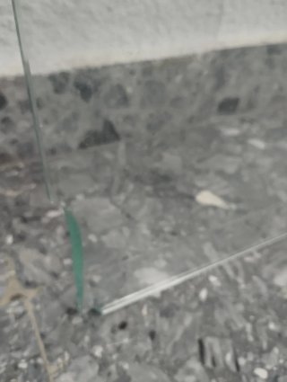Baldas de cristal para estantería