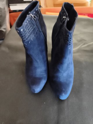Botines azul marino con pedrería