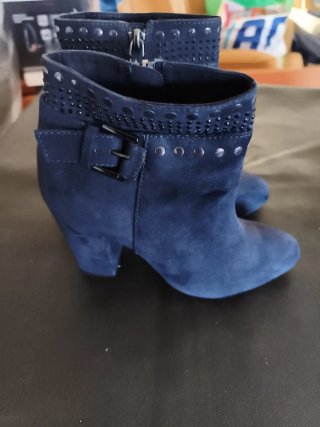 Botines azul marino con pedrería