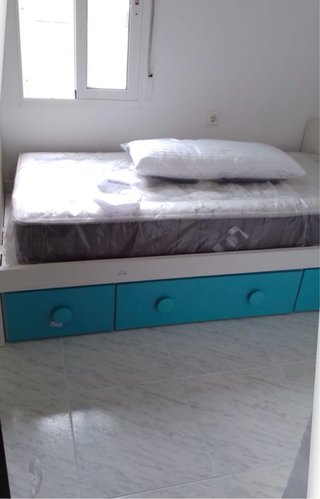 Cama infantil con cajones
