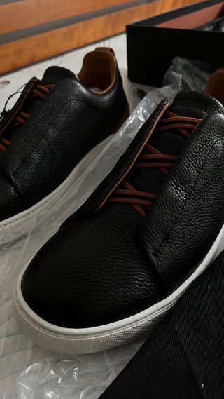 Zegna – Zapatillas y jersey nuevos