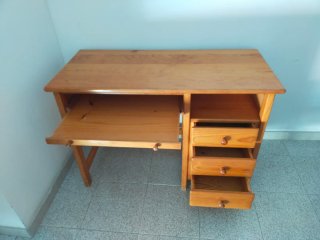 Scrivania per bambini in legno