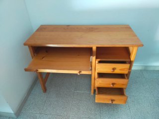 Scrivania per bambini in legno