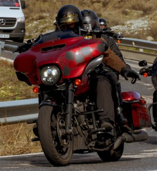 Harley Davidson Custom Roja y Negra