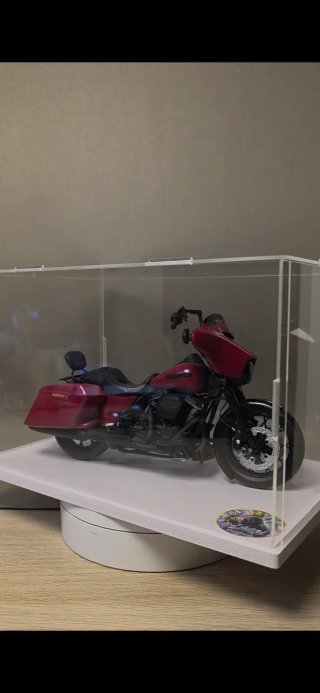 Harley Davidson Custom Roja y Negra