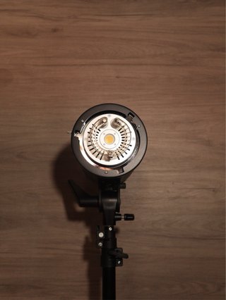 Foco de estudio Godox SK400II-V