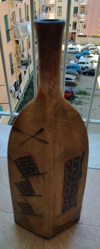 Vaso decorativo in legno