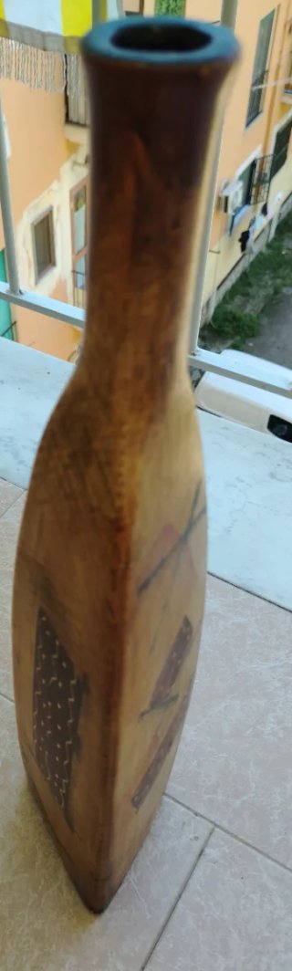 Vaso decorativo in legno