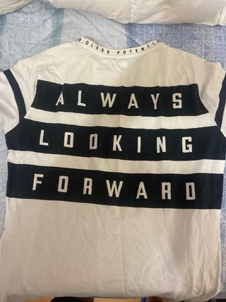 Camiseta Zara Blanca y Negra