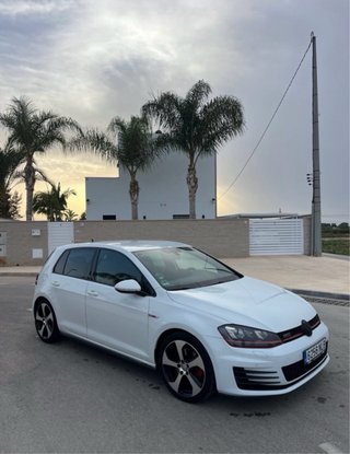 Volkswagen Golf 7 GTI 2014