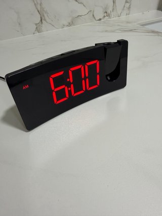 Reloj despertador digital con proyector
